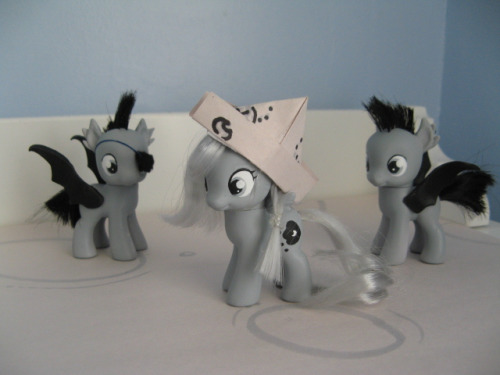 Aaaand part three!
Unlike my last Woona custom, this one will be up for sale, along with the non-eyepatched batpony! At least one of them will be for sale at this upcoming BronyCon; I’m still working out how I want to go about this, I’ll let you guys...